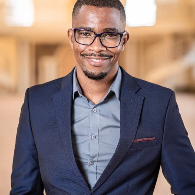 Dr. Onalenna Junior Makhura